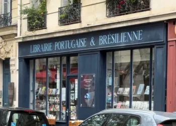 Livraria, Livraria Portuguesa & Brasileira, livraria, em Paris;